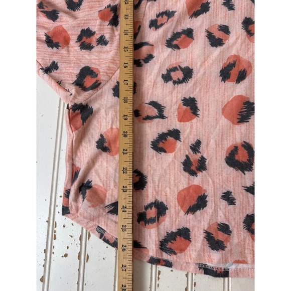 LuLaRoe Renee Top‎ Leopard Print V Neck Dolman Sleeve Size M - Picture 9 of 14